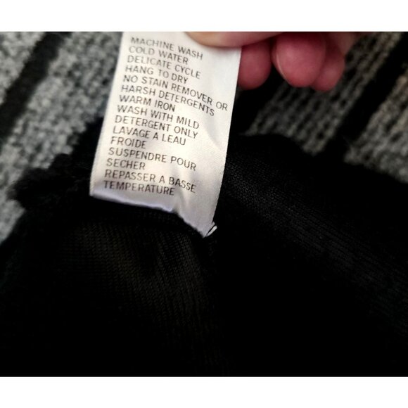 Asymmetrical Black Textured Skirt By KIAI Size 18 - Picture 5 of 9